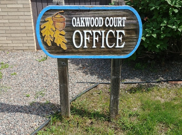 Oakwood Court Apartments - Saint Cloud, MN