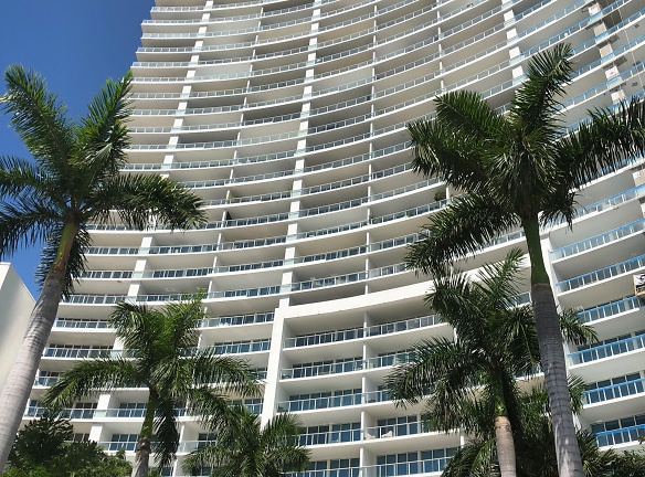 Paramount Bay Apartments - Miami, FL