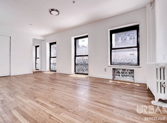 131 E 83rd St unit 2G - New York, NY