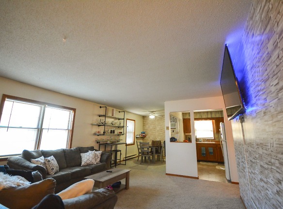 2228 2nd St SW - Rochester, MN