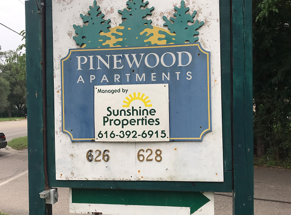 Pinewood Apartments - Holland, MI
