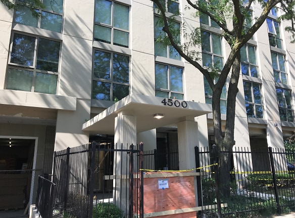 Clarendon Court Apts Apartments - Chicago, IL