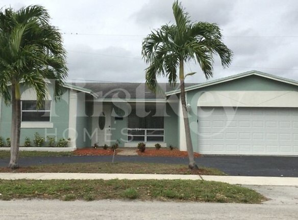 1851 NW 28th Ave - Fort Lauderdale, FL
