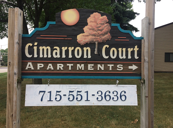 Cimarron Court Apartments - Oshkosh, WI
