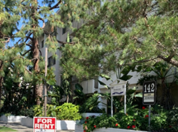 142 S Wetherly Dr - Los Angeles, CA
