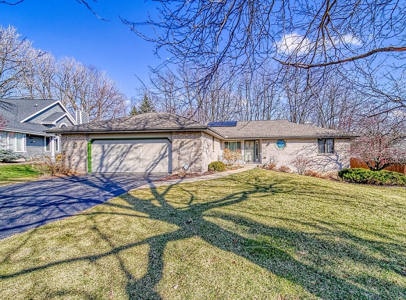 3121 Carefree Dr - Rockford, IL