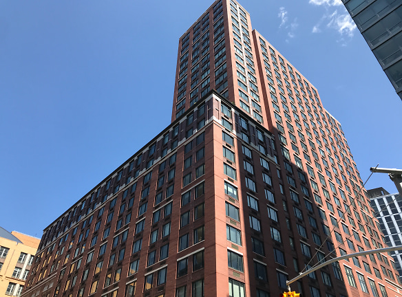 Tribeca Bridge Tower Apartments - New York, NY
