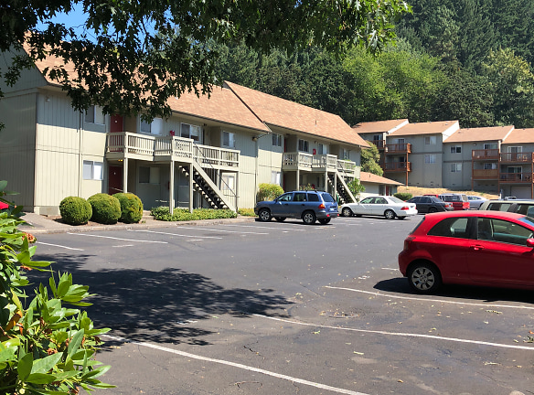 Hill House Apartments - Eugene, OR