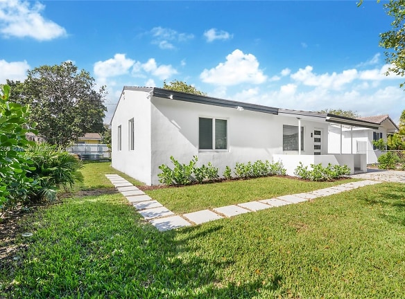 1510 S 19th Ave - Hollywood, FL