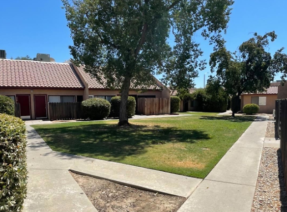 942 Greenfield Ave unit 1 - Hanford, CA