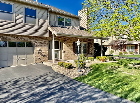 9322 Waterford Ln - Orland Park, IL