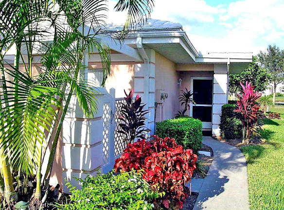 338 Cerromar Way unit 4 - Venice, FL