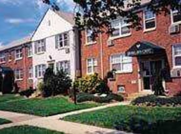 Brooklawn Court Apartments - Brooklawn, NJ