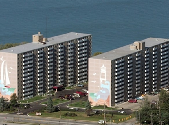 30951 Lake Shore Boulevard / 30901 Lake Shore Boulevard 2-1261 Apartments - Willowick, OH
