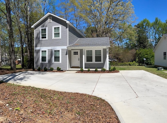 65 Lester St - Angier, NC