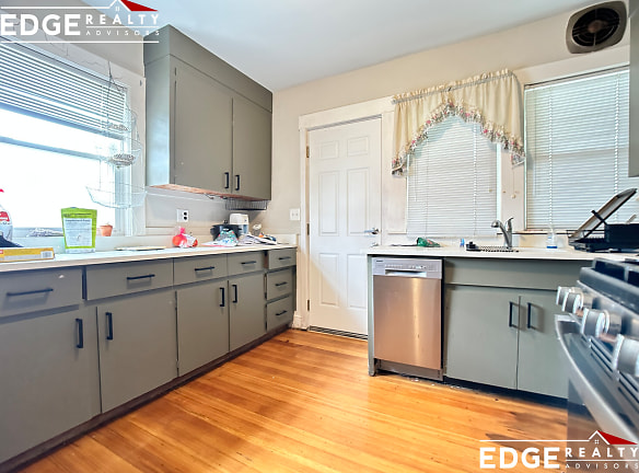 141 Edenfield Ave - Watertown, MA