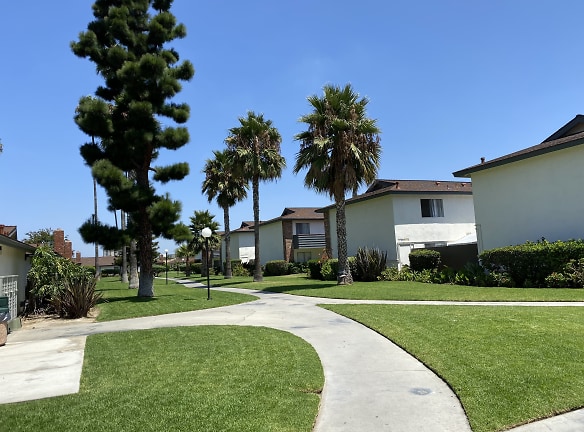 Orangewood Garden Apartments - Anaheim, CA