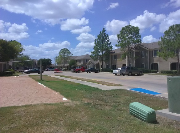 Southpark Village Apartments - Lockhart, TX