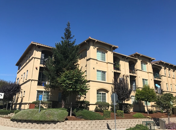 Vista Montana Apartments - Watsonville, CA
