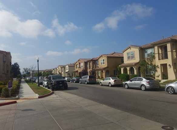 Paseo Santa Clara Apartments - Oxnard, CA