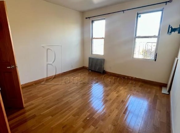 43-08 25th Ave unit 3R - Queens, NY