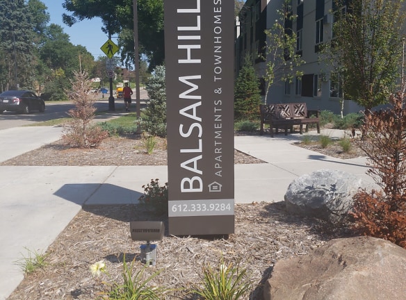 Balsam Hill Apartments & Townhomes - Mound, MN