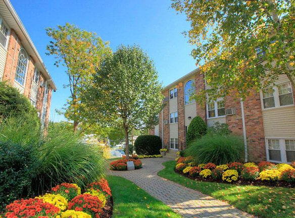 Princeton At Mount Vernon Apartments - Lawrence, MA