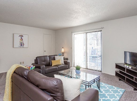 Eagle's Pointe At Kirkwood Apartments - Cedar Rapids, IA