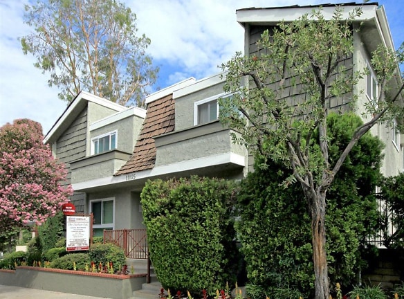 Chatham Oak Apartments - North Hollywood, CA