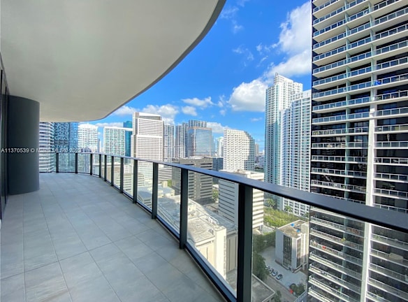1000 Brickell Plaza unit 2515 - Miami, FL