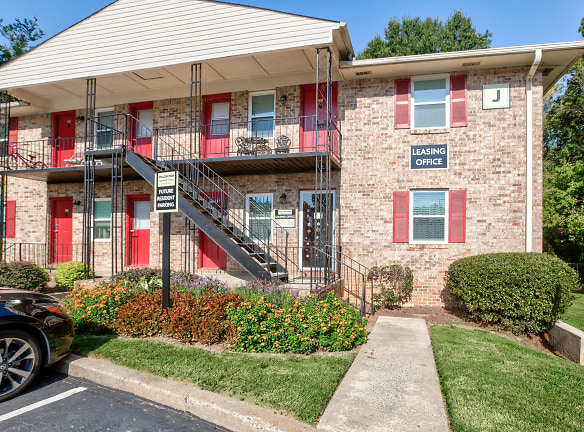 Willow Park Apartments - Forest Park, GA