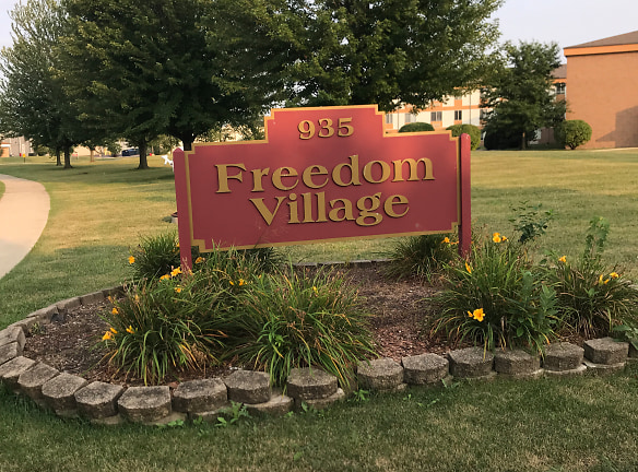Freedom Village Apartments - Homewood, IL
