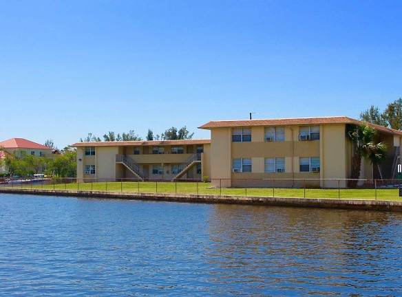 Gordon River Apartments - Naples, FL