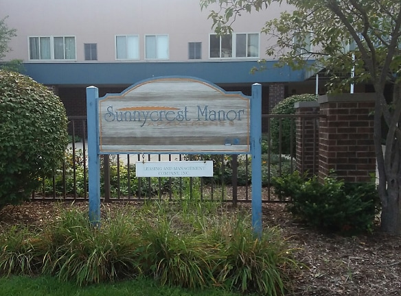 Sunnycrest Manor Apartments - Urbana, IL