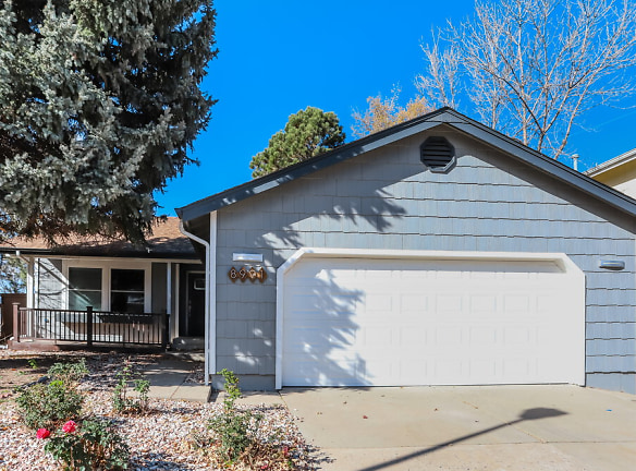 8991 S Coyote St - Highlands Ranch, CO