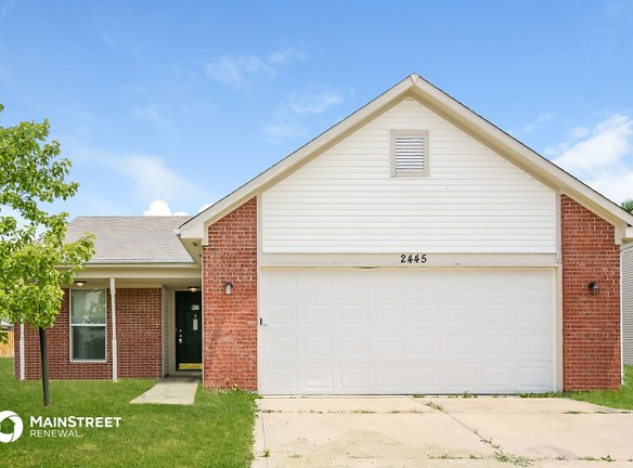 2445 Tiptop Dr - Indianapolis, IN