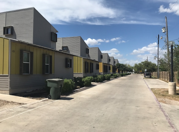 La Hacienda Casitas Apartments - Harlingen, TX