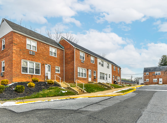 Willow Crest Apartments - Whitehall, PA