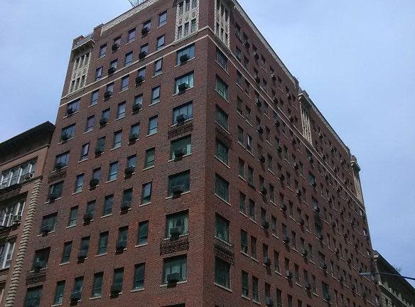 11 WAVERLY PLACE Apartments - New York, NY