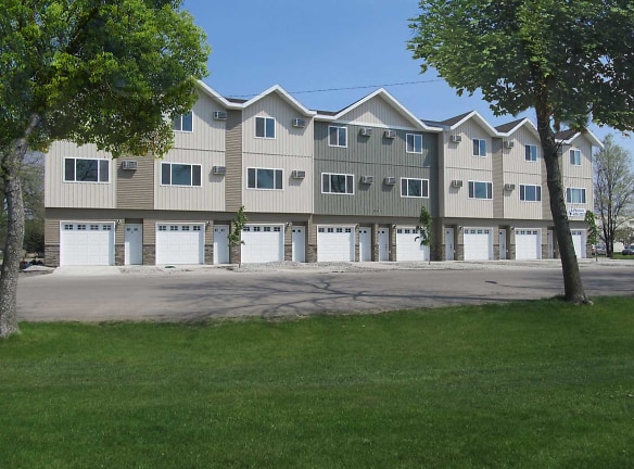 R&T Townhomes - Fargo, ND