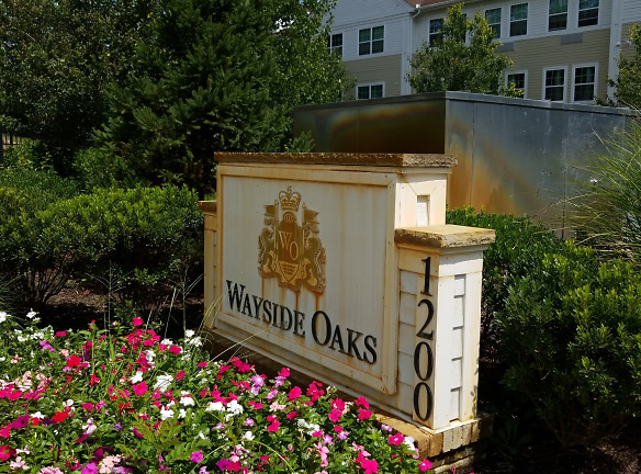 Wayside Oaks Apartments - Tinton Falls, NJ