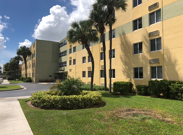 Porta Del Sol Retirement Apts Apartments - Hialeah, FL