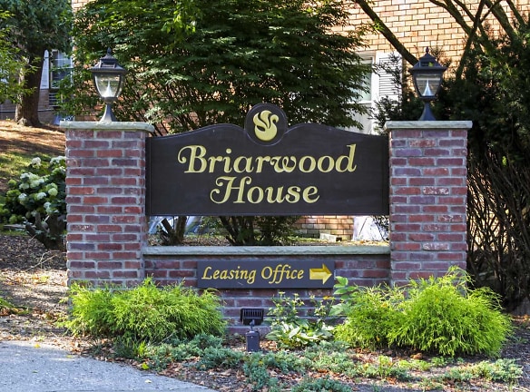 Briarwood House Apartments - Goshen, NY