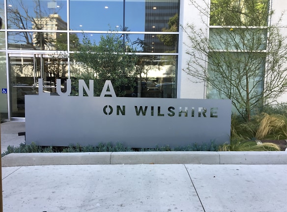 Luna On Wilshire Apartments - Los Angeles, CA