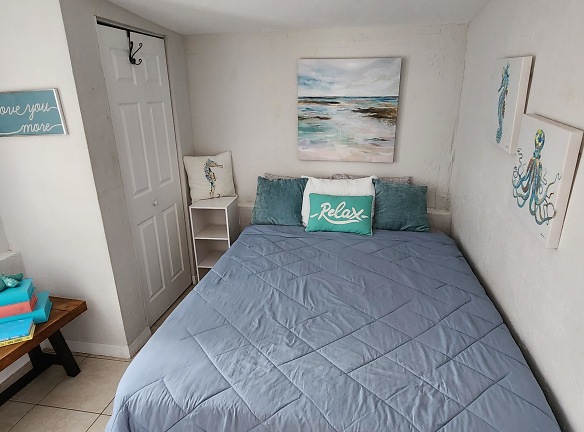 Room For Rent - Bradenton, FL