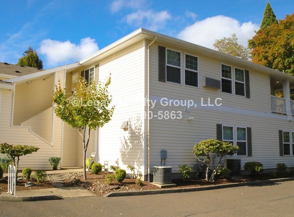 380 N Douglas St - Canby, OR