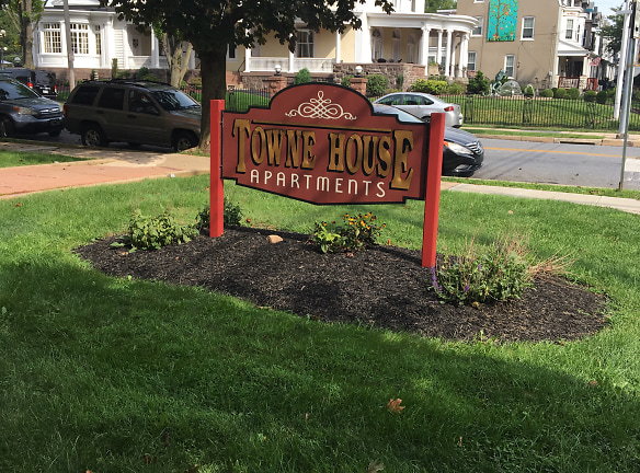 Towne House Apartments - Lancaster, PA