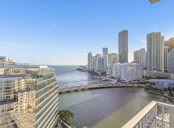 701 Brickell Key Blvd #1010 - Miami, FL