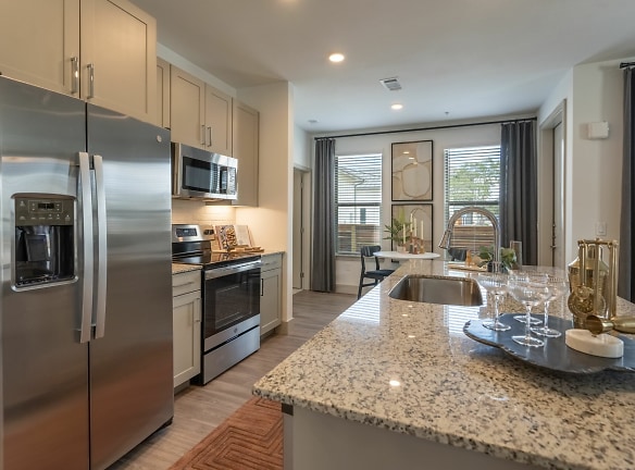 1100 Yaupon Holly Dr unit S - Georgetown, TX