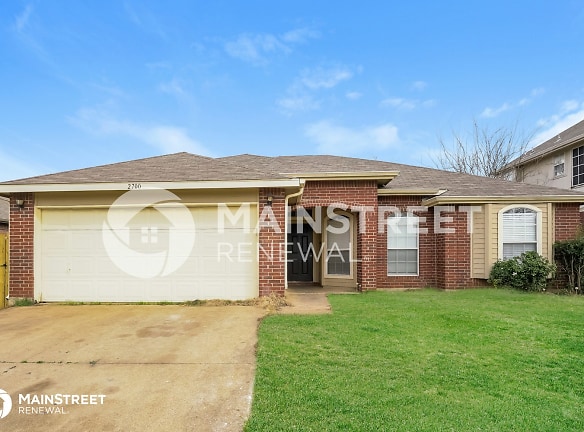 2700 Forest Creek Dr - Fort Worth, TX